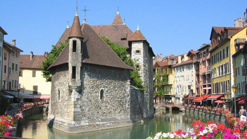 TOUR ESPACE TOUR ESPACE