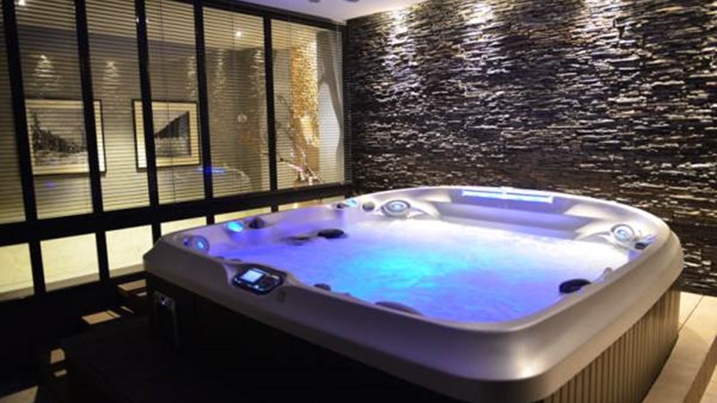 L'ORCHIDEE L'ORCHIDEE